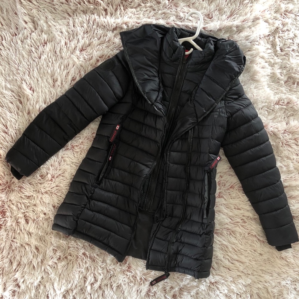 Canada Weather Gear Women’s Black Jacket